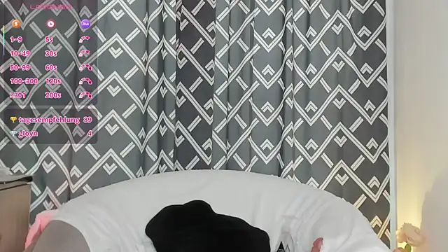 Chat +18 de alyjonesoficiall ao vivo