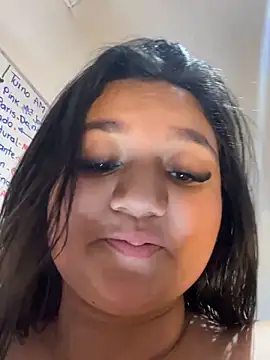 luna_bradley_ live XXX chat