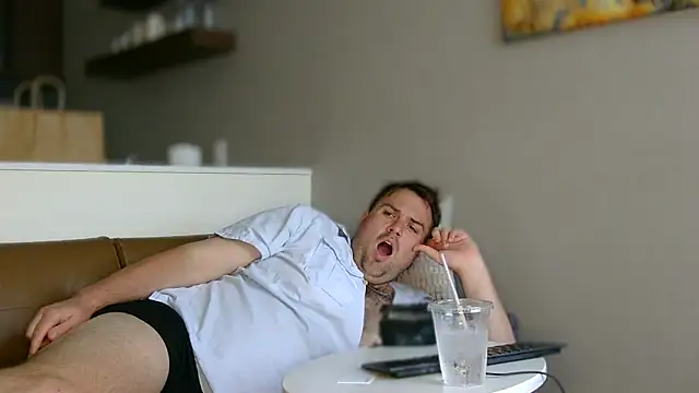 Živý XXX chat ChubbyGayBigFeet