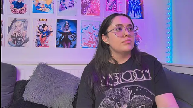 snowblack_ live XXX chat