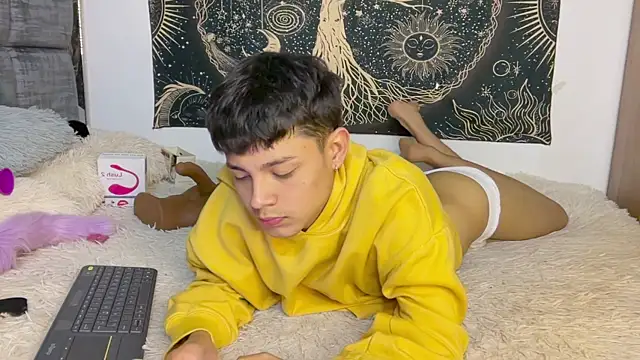 Andy_Belier23 Adlı Modelin Canlı XXX Sohbeti