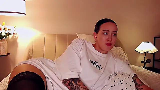 Онлайн чат XXX KimKhallifa