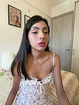 ZaraLuuvn Live XXX chat