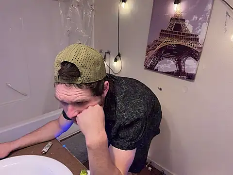 Bad_Boy69_MattZZZ XXX чат на живо