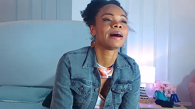 ChantalGarner XXX чат на живо