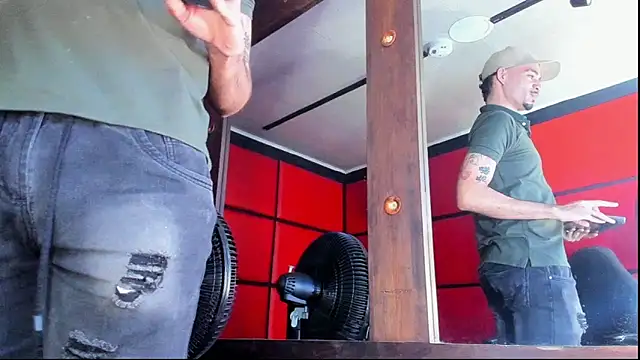 Czat XXX na żywo – Daniel_huge22