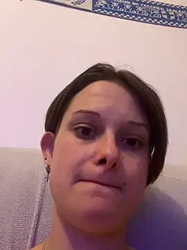 Quenn667 Adlı Modelin Canlı XXX Sohbeti
