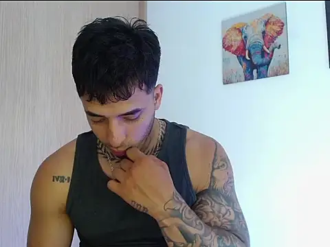 Jacobb_Phoenix live XXX chat