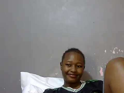 Онлайн чат XXX Petite_Ebony10