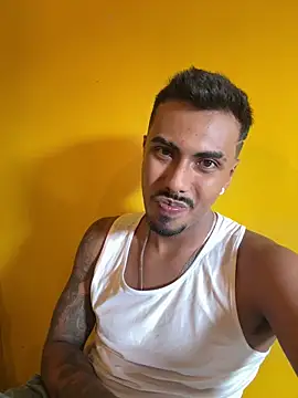 Latinmoster_boss' Live XXX Chat