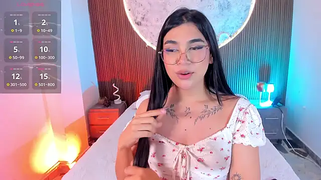 RoseCassie live XXX chat