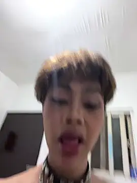 Innocent_yanixx69's Live XXX Chat