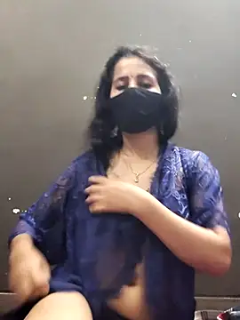 Kanika_76's Live XXX Chat