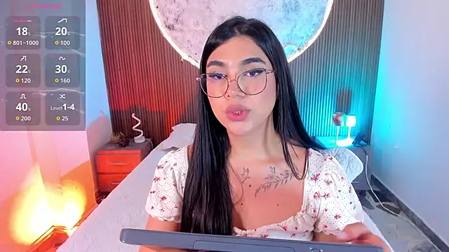 RoseCassie Chat XXX live