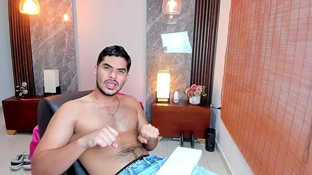luciano_vitale Adlı Modelin Web Kamerası Şovu