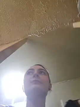Snowbunnycake_131 XXX чат на живо