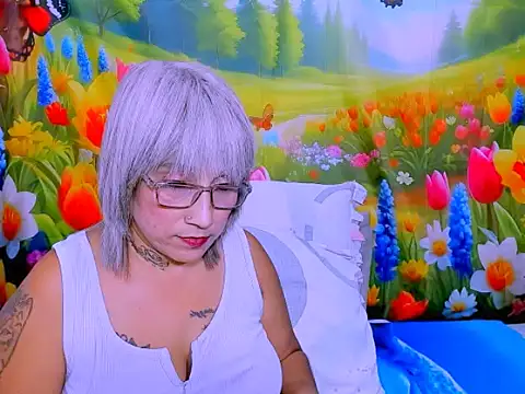 indianroxy: απευθείας συνομιλία ΧΧΧ