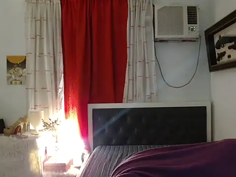 Sileves Adlı Modelin Canlı XXX Sohbeti
