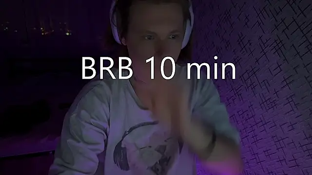 Hirtay élő XXX-chatje