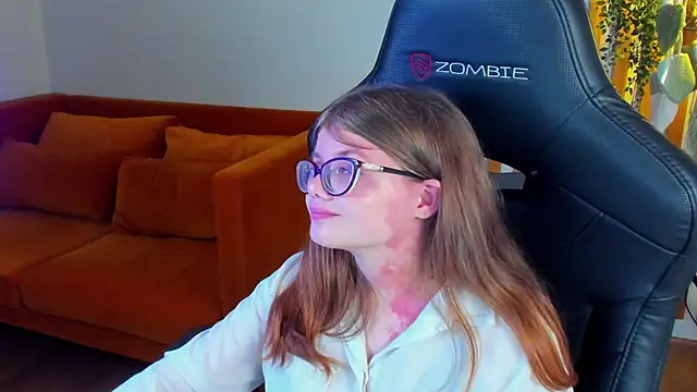צ'אט XXX בשידור חי של ChloeHalses