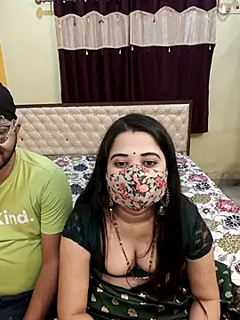 צ'אט XXX בשידור חי של MONAJI_HOT