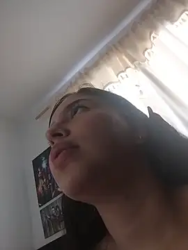 LinaColombianGirl Adlı Modelin Canlı XXX Sohbeti
