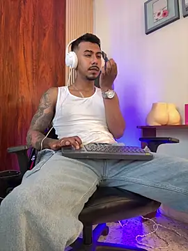 Latinmoster_boss Chat XXX in diretta