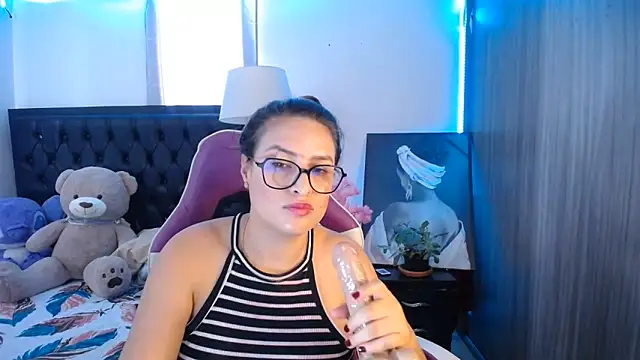 esmeraldaa230's Live XXX Chat