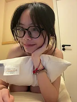 PetiteTight Live XXX Chat