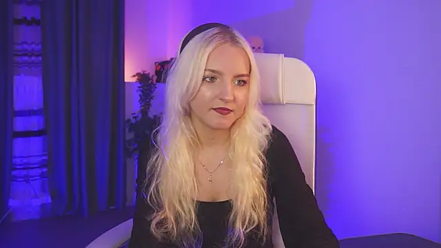 ViolaMore live XXX chat