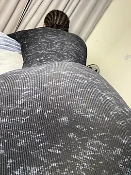 HugemassivebootieのライブXXXチャット