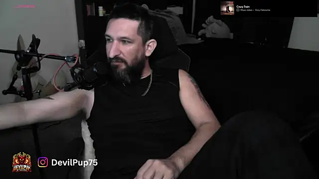 DevilPup75_ élő XXX-chatje