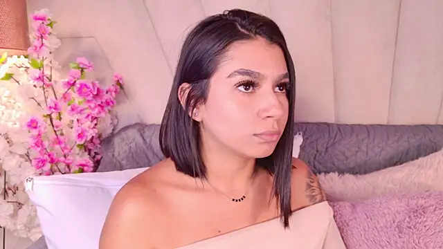 AlyssaRay's Live XXX Chat