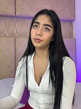 _kyraa_'s Live XXX Chat