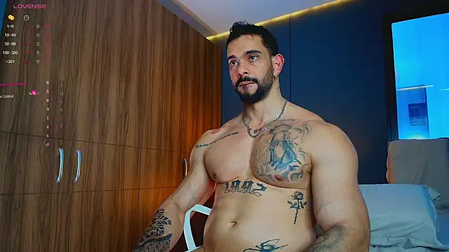 massimo_visconti live XXX chat