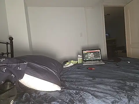piggylatino's Webcam Show