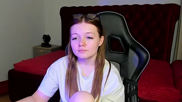 ElinaVale Chat XXX in diretta
