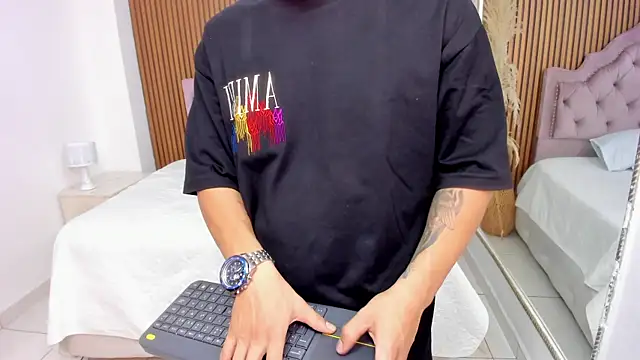 แชท XXX สดของ DylanRoyce_