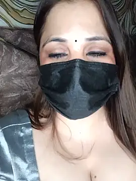 Jiya22 Adlı Modelin Canlı XXX Sohbeti