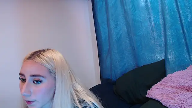 cristofferandcristall__ élő XXX-chatje