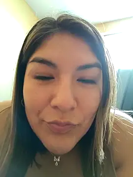 Chatroom XXX en direct de Maflorimi00