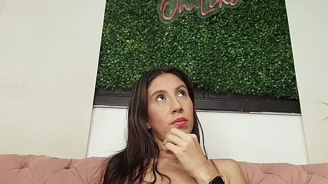 Chatroom XXX en direct de alix_rada
