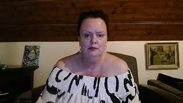 TiffanyMature Live XXX-Chat