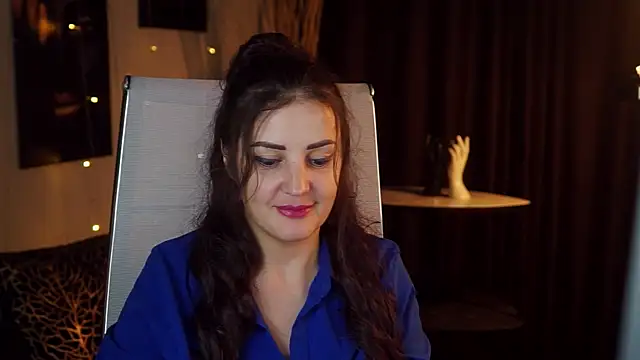 AureliaVane Adlı Modelin Canlı XXX Sohbeti