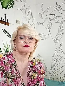 Catty_Lady live XXX chat