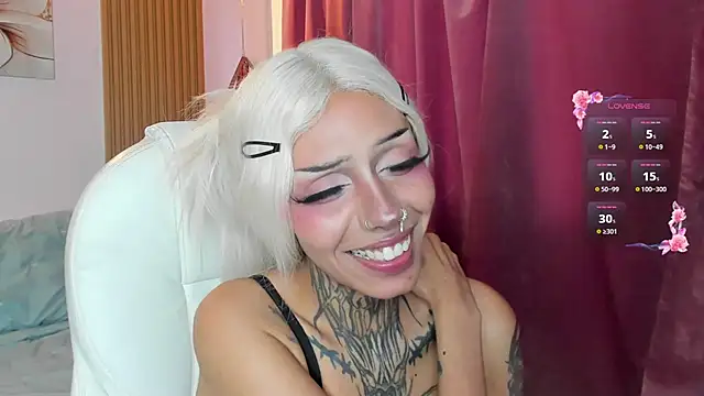 KoraRousee's Live XXX Chat