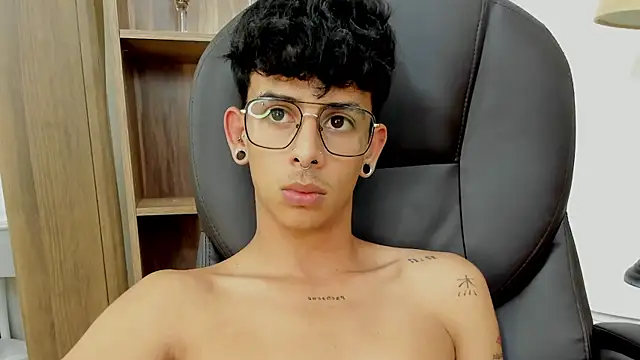 Ibratxandyn Live XXX chat