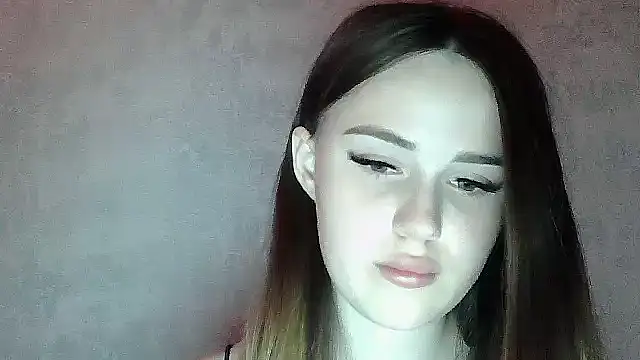 SweetLoraa's Live XXX Chat
