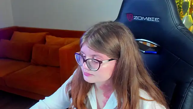 ChloeHalses Chat XXX live