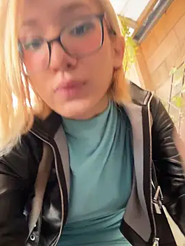 SweetBunnyGF Adlı Modelin Canlı XXX Sohbeti